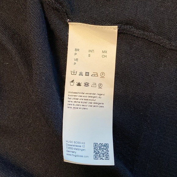 Hugo Boss navy cropped cardigan 100% virgin wool size S - Picture 3 of 6